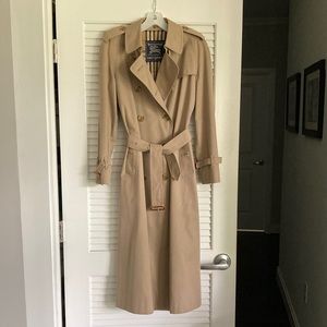 Burberry trench coat, 8 ex long